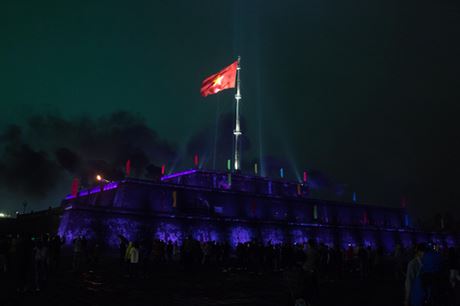 Kỳ đài Huế lần đầu tiên được thắp sáng bởi 1.000 đèn Led